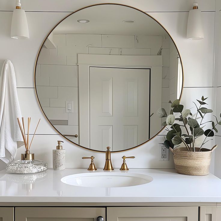 Simple Bathroom Design Ideas That Prove Beautiful Doesn't Have to Be Complicated