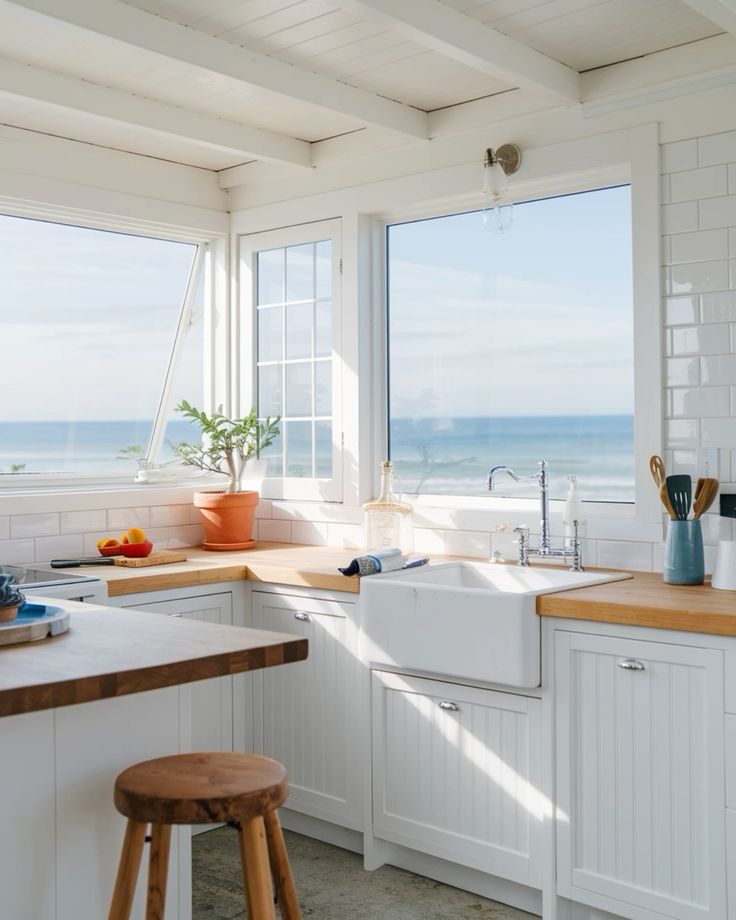 435e11772426a2e1af6ffad6558d9dd7 Coastal Kitchen Design Ideas That Bring the Breezy, Sun-Washed Beauty of the Beach Into Your Home