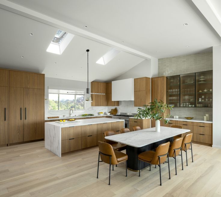 U-Shaped Kitchen Design Ideas That Are Hardworking, Beautiful & Seriously Functional